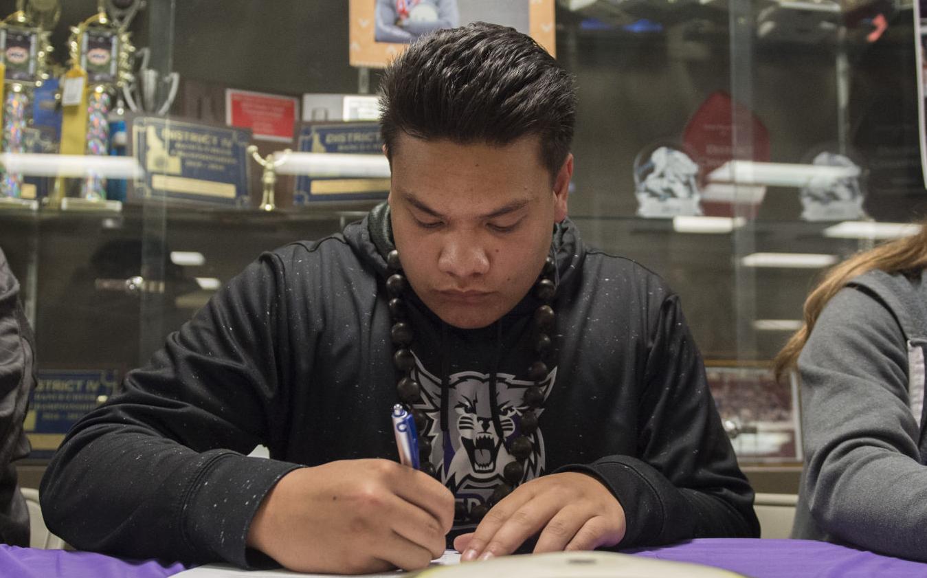 Twin Falls T&F stand-outs sign with Weber